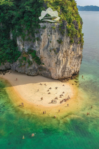 Ba Trai Dao Beach