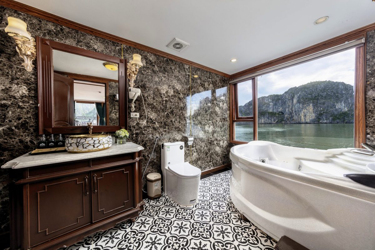 Bathroom Family Suite Room