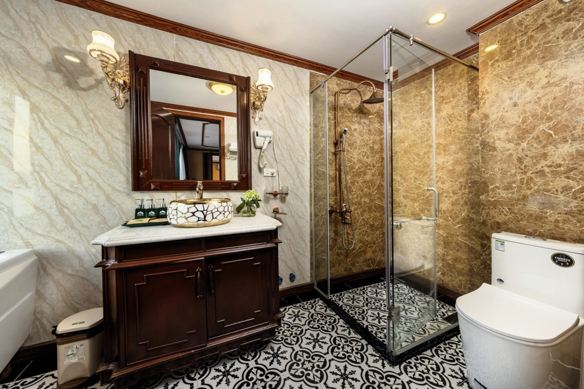 Bathroom 01
