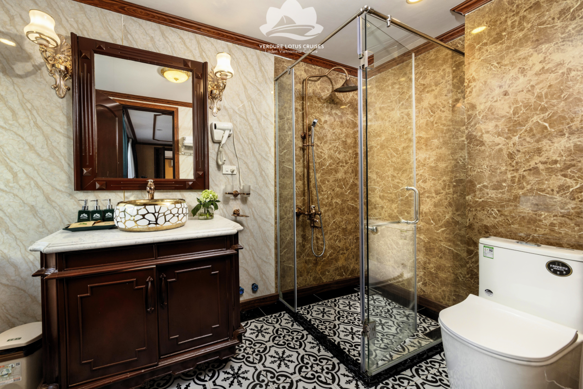Deluxe & Executive Bathroom 01
