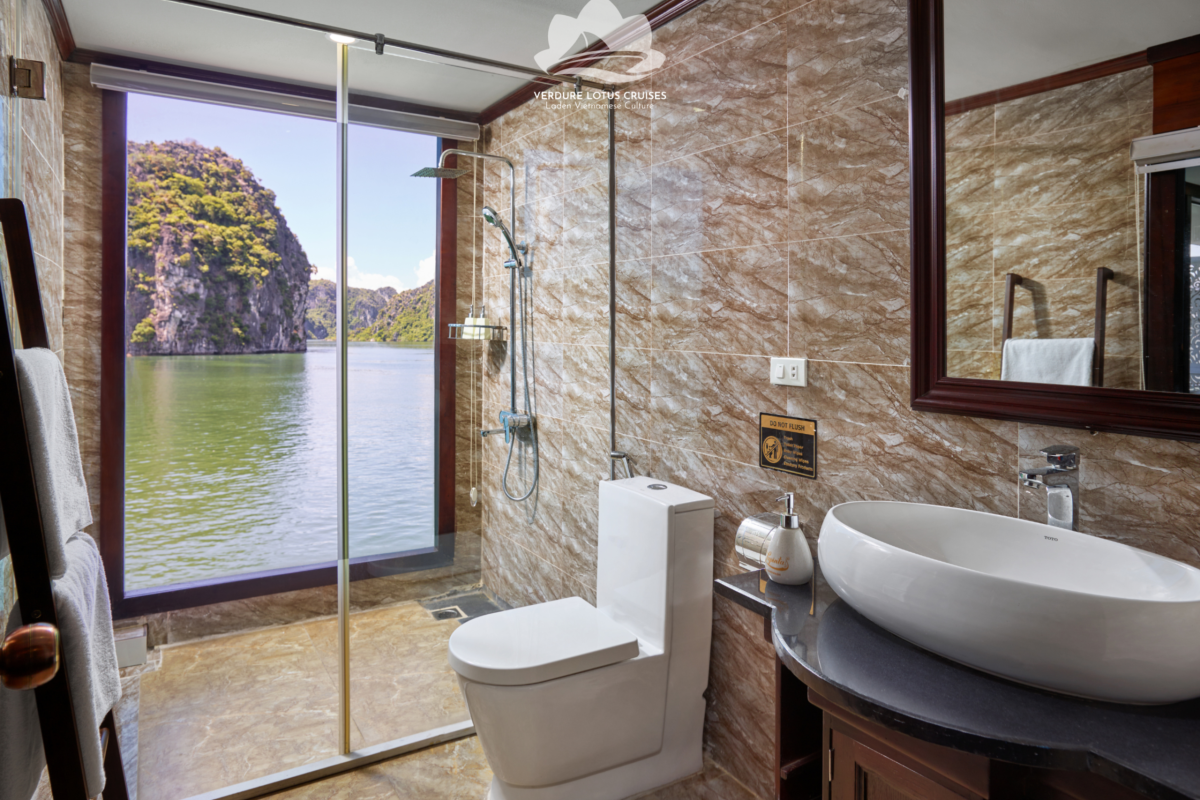 Deluxe & Executive Bathroom 03