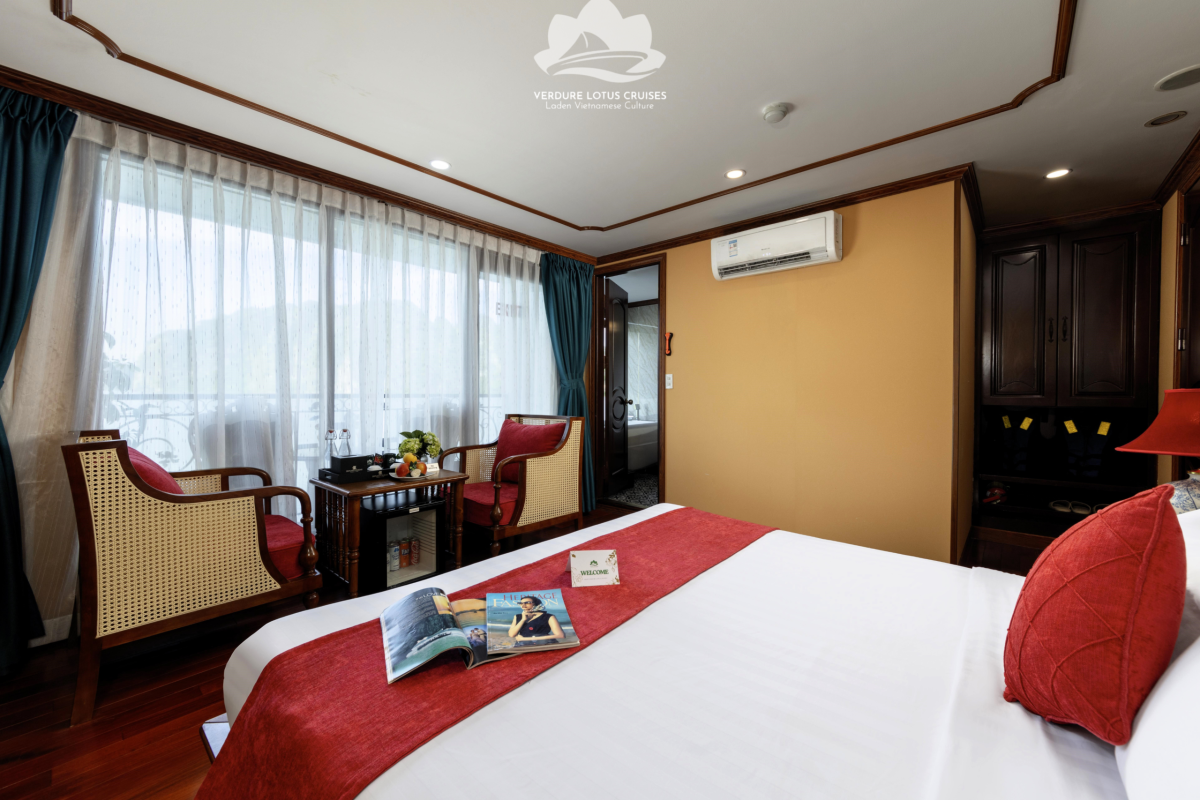 Deluxe & Executive Room Overview 02