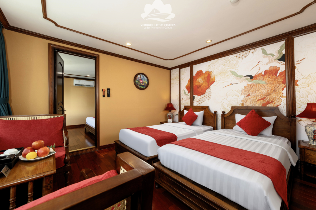 Family Double Room Overview 02
