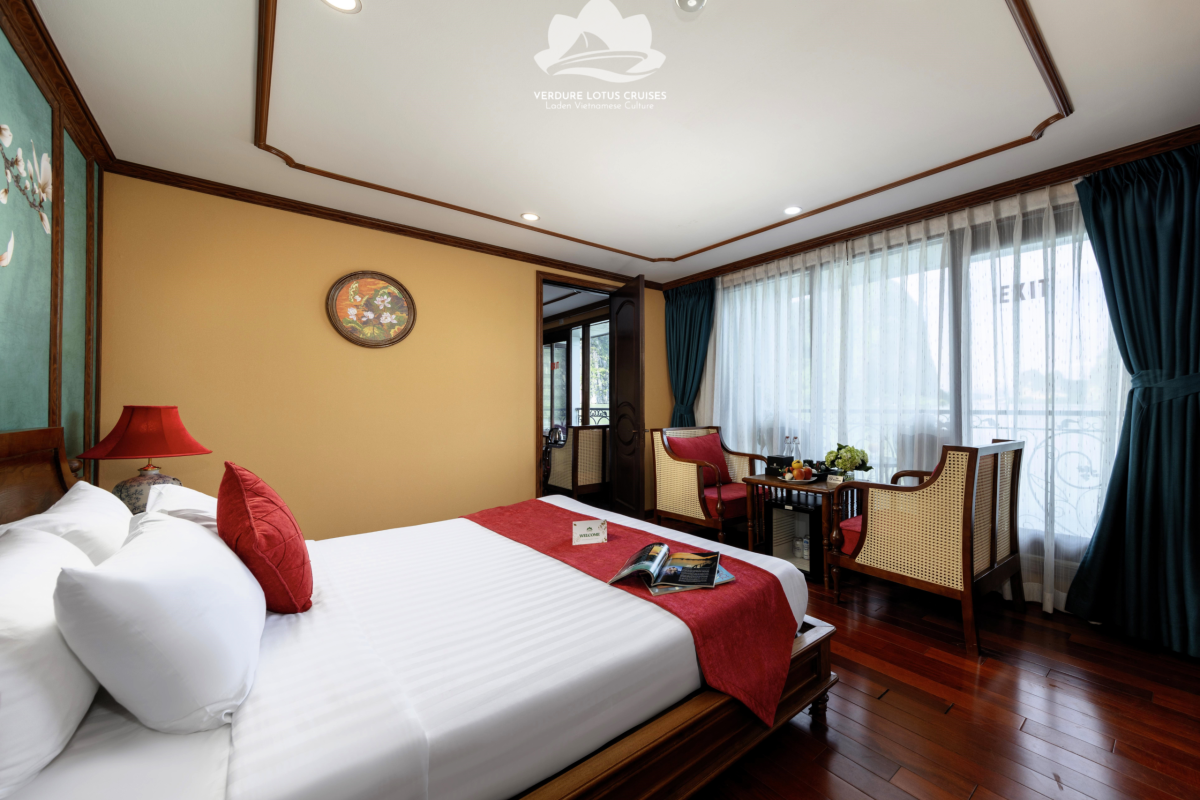 Family Double Room Overview 04