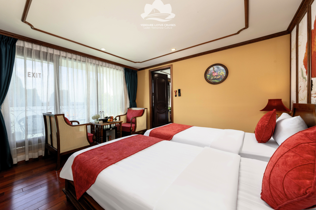Family Double Room Overview 06