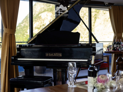 Piano on Restaurant