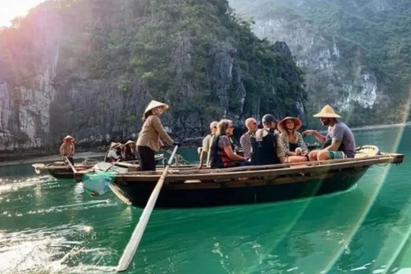 bamboo-boat-at-dark-and-bright-cave