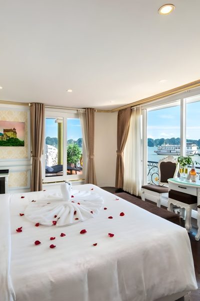 King Room with Balcony on Verdure Lotus Grandeur Crusie
